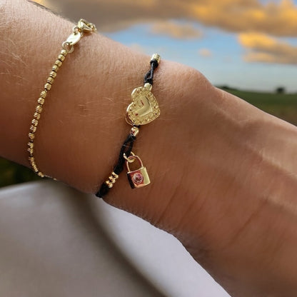 Pulsera hilo amor oro