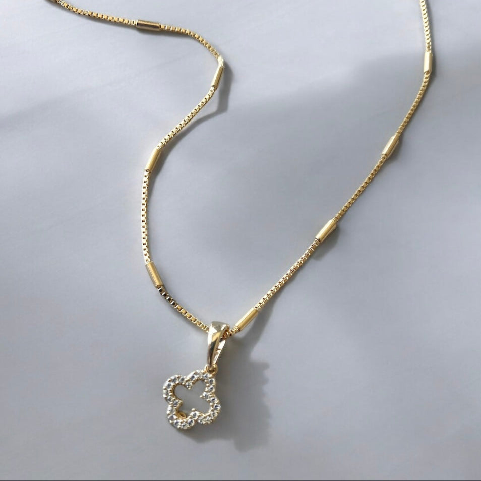 Collar cleef oro