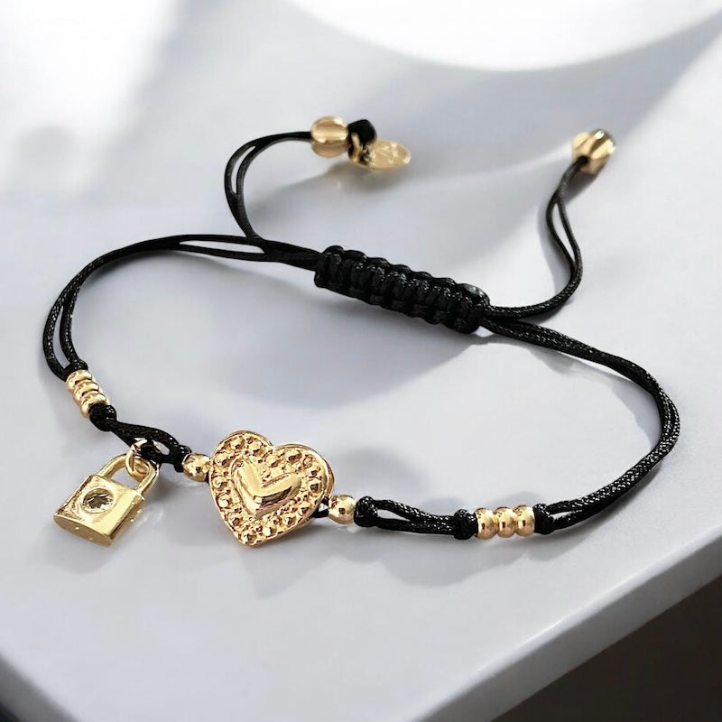 Pulsera hilo amor eterno oro