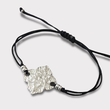 Pulsera hilo flor plata